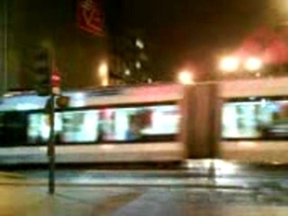 Tramway - S de République