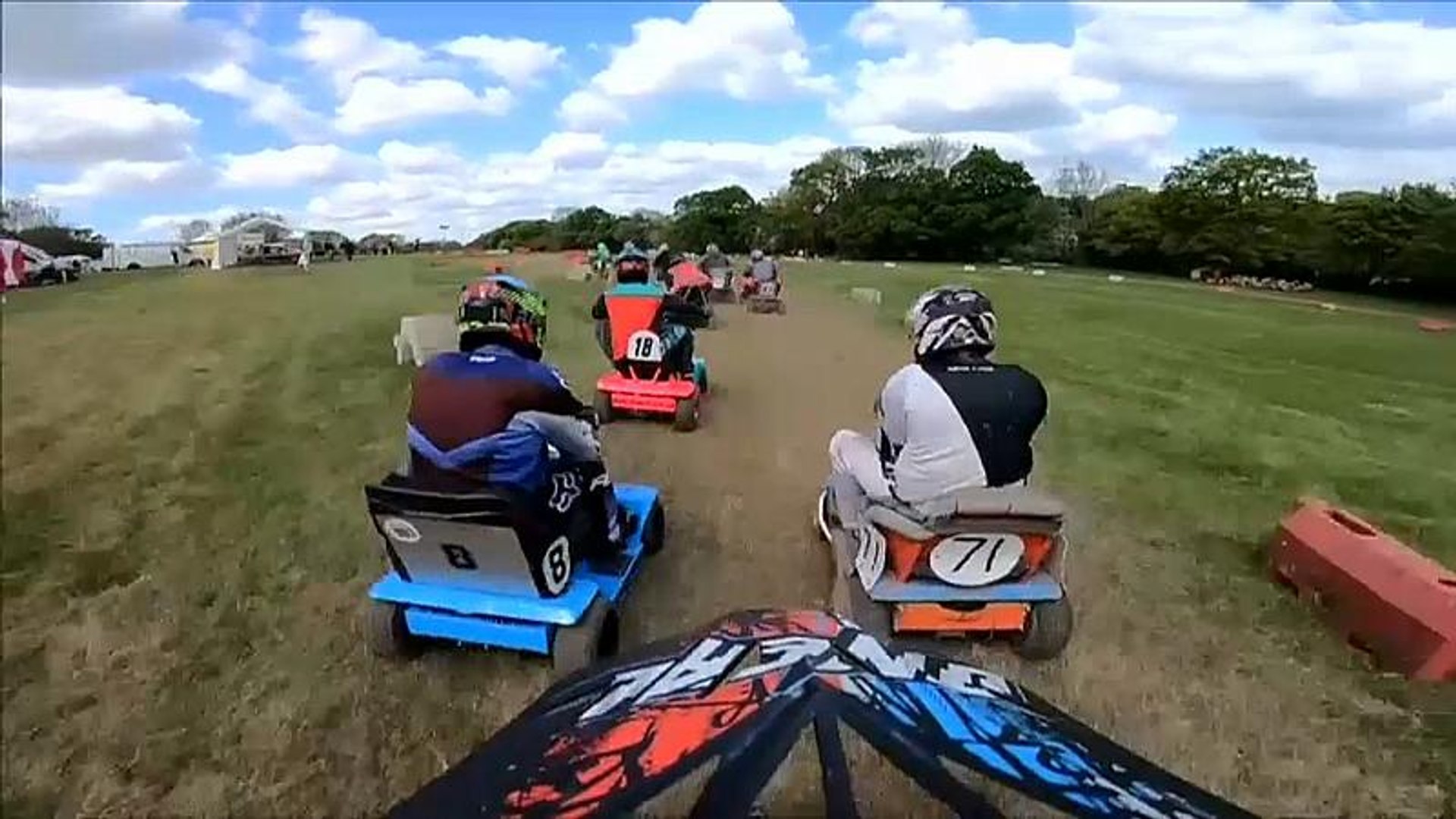 Гонки на газонокосилках в Великобритании