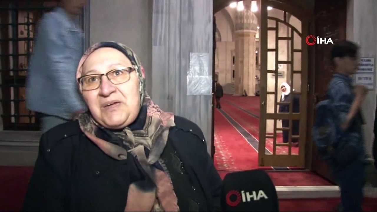 Başkent'te ilk teravih namazında camiler doldu taştı