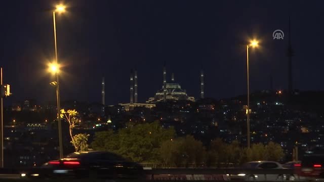 Ramazanın İlk Teravih Namazını Büyük Çamlıca Camisinde Kıldılar