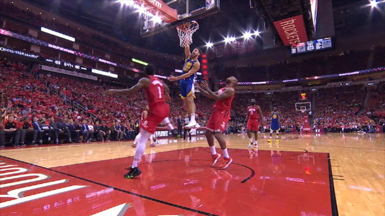 Durant finds Thompson for the one handed slam