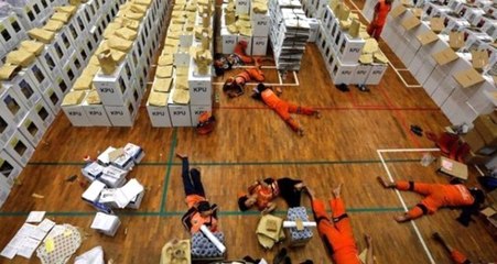 Endonezya'daki Seçimlerde Yorgunluktan Ölen Görevli Sayısı 500 Oldu
