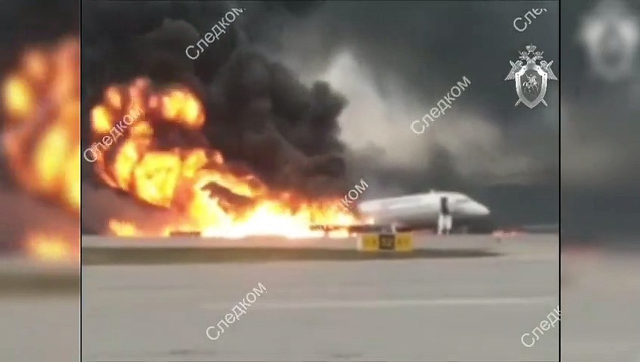 41 Tote bei Notlandung von Passagiermaschine in Moskau