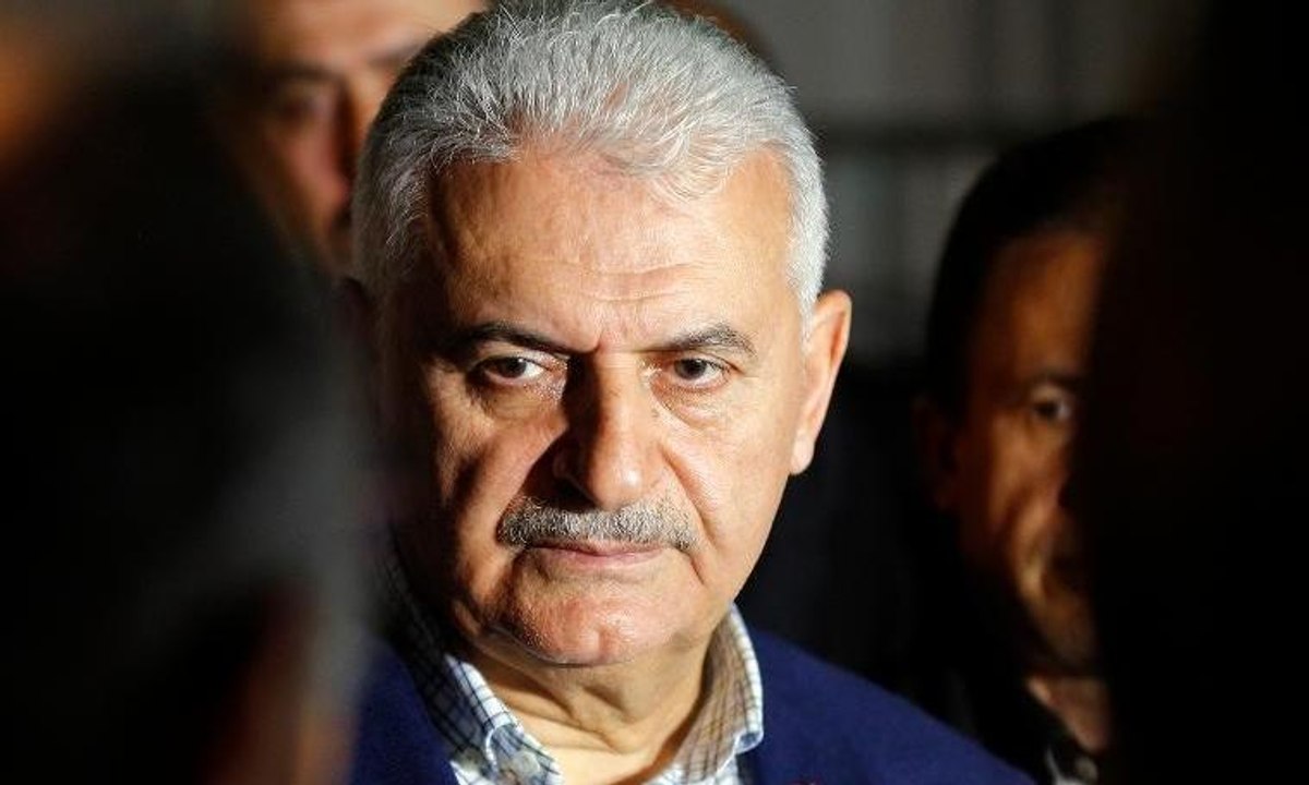 Binali Yıldırım, teravih namazı sonrası açıklama yaptı