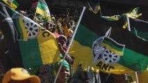 Ramaphosa dice que la corrupción ha erosionado Sudáfrica en cierre de campaña