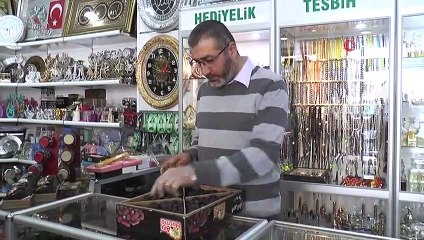 Bu hurmanın tanesi 1,5 TL'den satılıyor