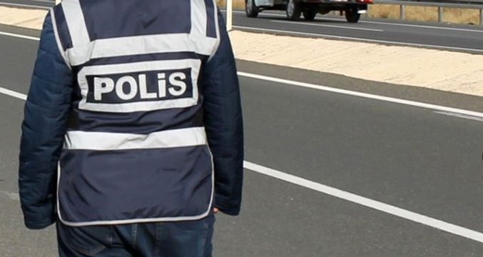 Son Dakika! Ankara'da Polis Uygulama Noktasına Araç Daldı: 1 Polis Memuru Şehit Oldu