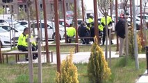Ankara'da bir araç polis uygulama noktasına daldı: 1 polis şehit oldu