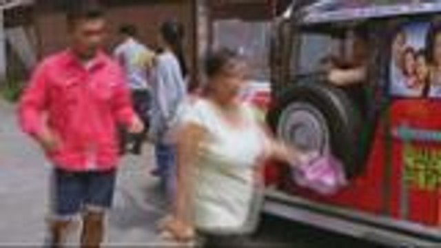 Clark at Leah, ipinasada ang jeep ni Mang Sol