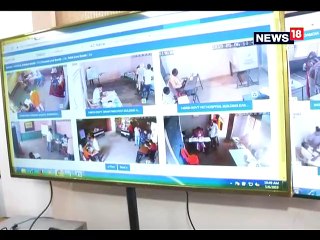 निर्वाचन आयोग में बने कंट्रोल रूम से रखी जा रही मतदान पर नजर