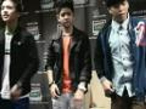 Gimme 5 do the wiggle dance at the Kapamilya Chat