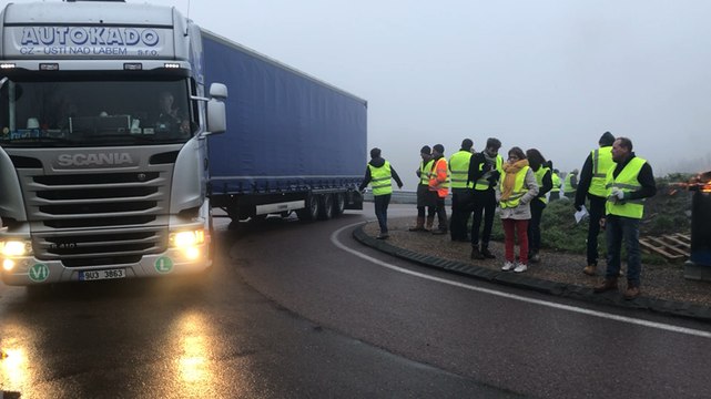 Gilets jaunes. Barrages filtrants à Mortagne-au-Perche