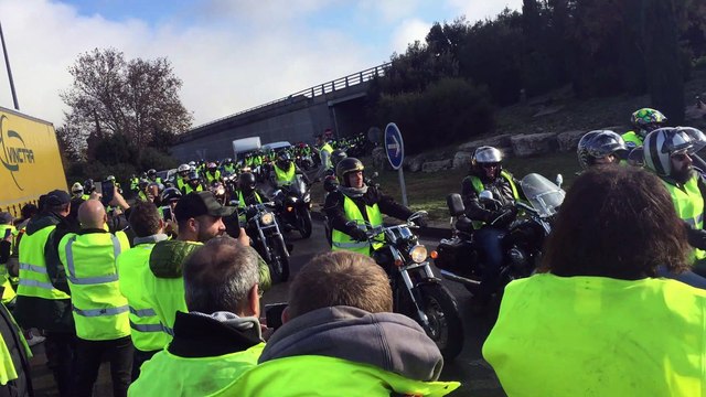 Avignon Nord : les motards rejoignent les gilets jaunes