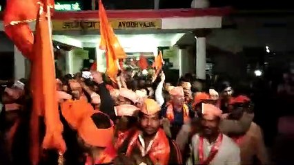 VHP and Shiv Sena supporters arrive at Ayodhya Railway station