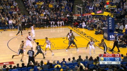 Télécharger la video: Durant's one-handed slam and Westbrook's clever assist