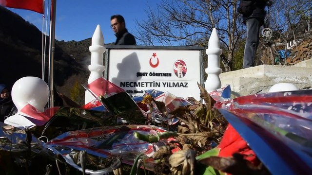 Necmettin öğretmen kabri başında anıldı - GÜMÜŞHANE
