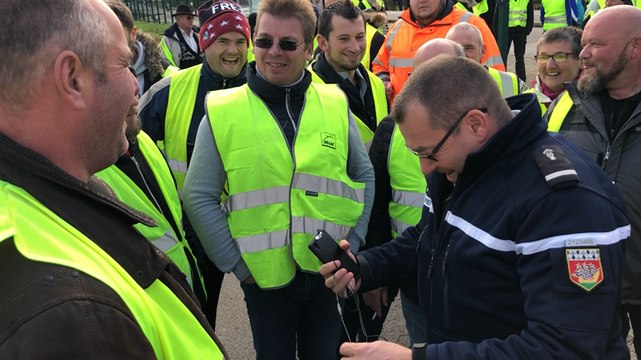 Gilets jaune. Alençon. Une centaine de manifestants s’apprête à mener des actions pres du Centre Leclerc