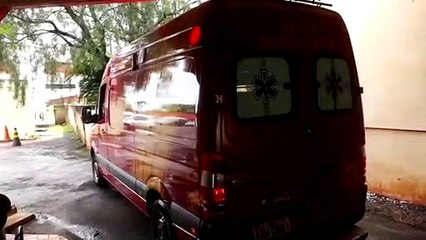 Homem sofre queda durante instalação de internet