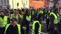 La marche des gilets jaunes se dirigent vers le centre-ville de Saint-Etienne