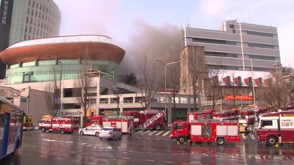 KT 건물 화재...서울 5개 구 등 통신 장애 / YTN