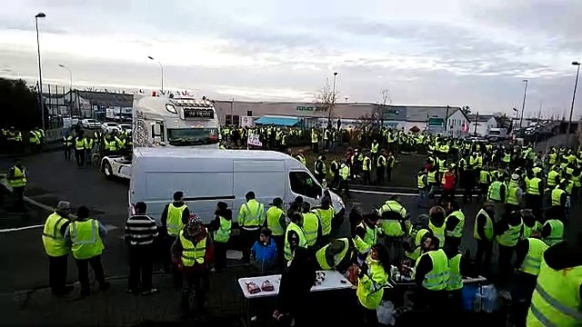 Des centaines de gilets jaunes au rond-point de Noidans les Vesoul