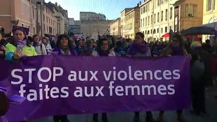 Marseille : un millier de personnes défilent contre les violences sexistes