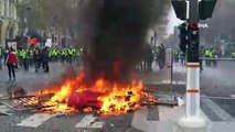 - Paris’te 'Sarı Yeleklilere' Polis Müdahalesi- Akaryakıt Zammı Protestolarında Çıkan Olaylarda 8 Kişi Yaralandı, 35 Kişi Gözaltına Alındı