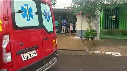 Carro passa em pé de criança no Julieta Bueno