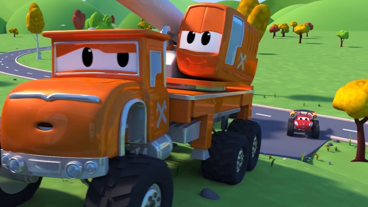 Monster Town MONSTER TRUCK SHARK TRUCK & the MONSTER TRUCK TOW TRUCK are Racing ! Car City Video