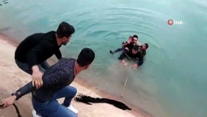 Sulama kanalına düşen 2 çocuğu vatandaşlar son anda kurtardı