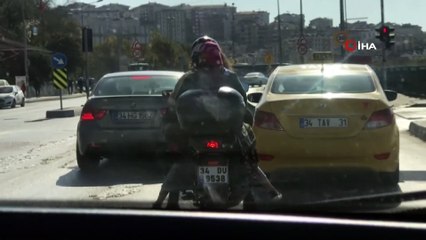 İstanbul’da tehlikeli yolculuk kamerada