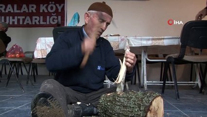 Düğünlerde ellerden düşmeyen oyun kaşıkları bu köyde yapılıyor