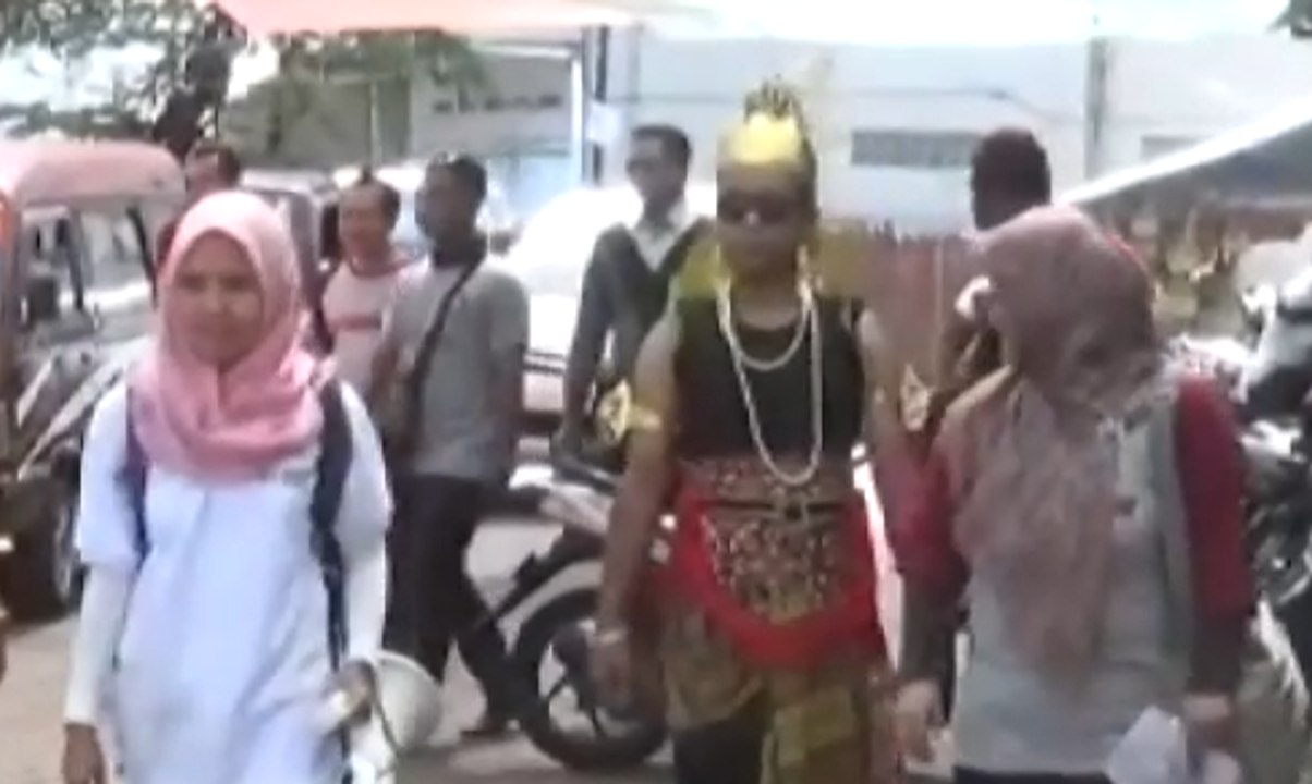 Didampingi Sosok Gatotkaca, KPU Sosialisasi Pemilu