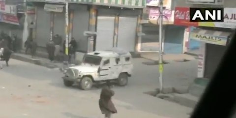 Protestors throw stones at security force's vehicles after Shopian encounter