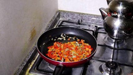 Türkiye’nin en genç il başkanından öğrencilere menemen