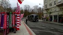Athletic Club - Getafe: Llegada del autobús del Athletic a San Mamés