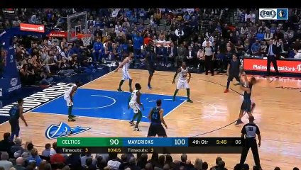 DeAndre Jordan porte JJ Barea jusqu'au banc