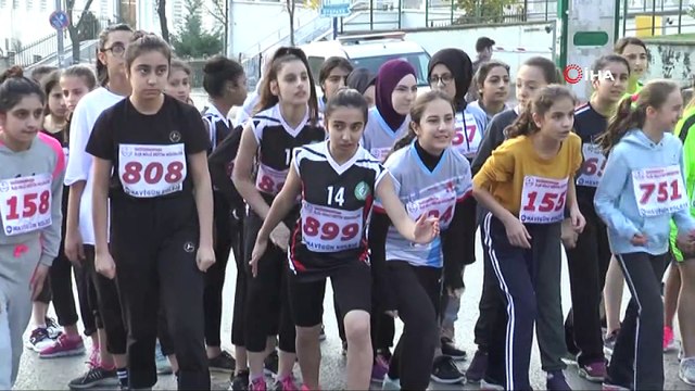 Gaziosmanpaşa'da gerçekleşen kros müsabakalarında öğrenciler kıyasıya yarıştı