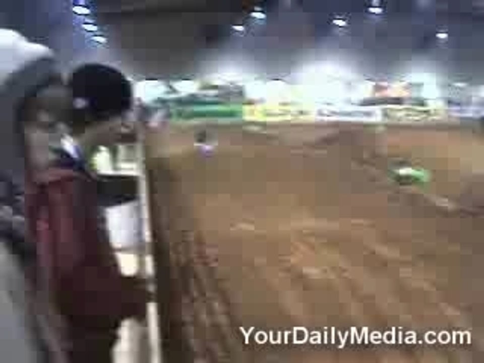 Régis en pleine course de quad.