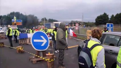 GILETS JAUNES - La mobilisation se poursuit Bessan 25 nov 2018