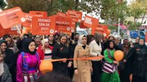 AK Partili kadınlar şiddete karşı yürüdü - İZMİR