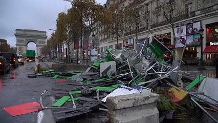 Champs-Elysées clean-up operation after violent gas price protests