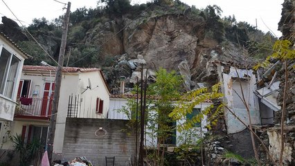 Λέσβος: Εκκενώθηκαν σπίτια στο Πλωμάρι λόγω κατολισθήσεων