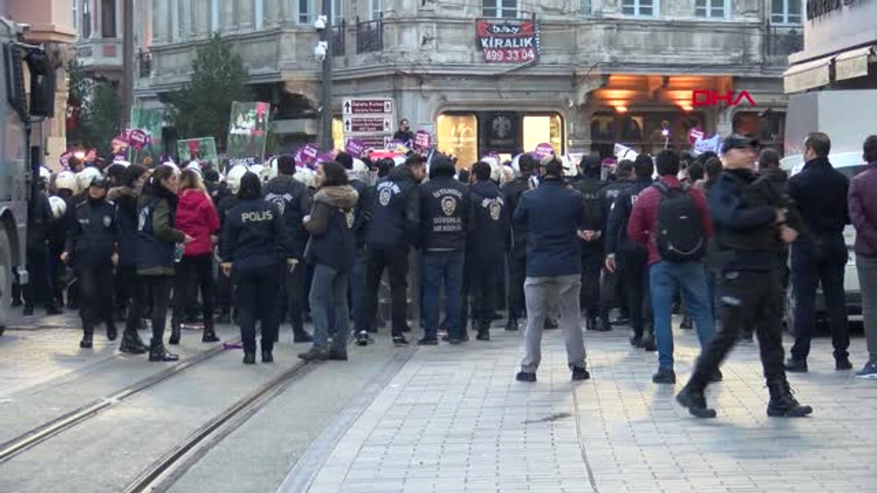 Taksim'deki Kadına Şiddet Eylemine Polis Müdahalesi 4