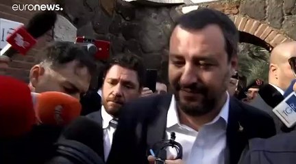 Casamonica, Salvini show alla demolizione della villa