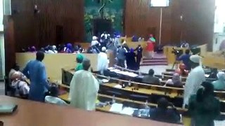 Bagarre rangée à l'Assemblée Nationale entre députés de la majorité et ceux de l’opposition