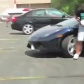 Ils font une blague à un propriétaire de Lamborghini mais ça tourne mal