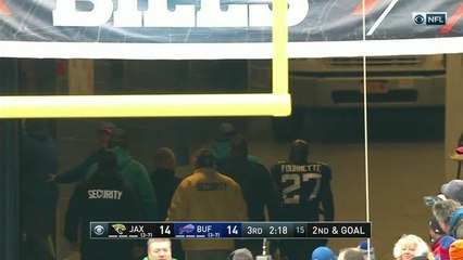 Fournette, Lawson ejected for scuffle after Moncrief catch