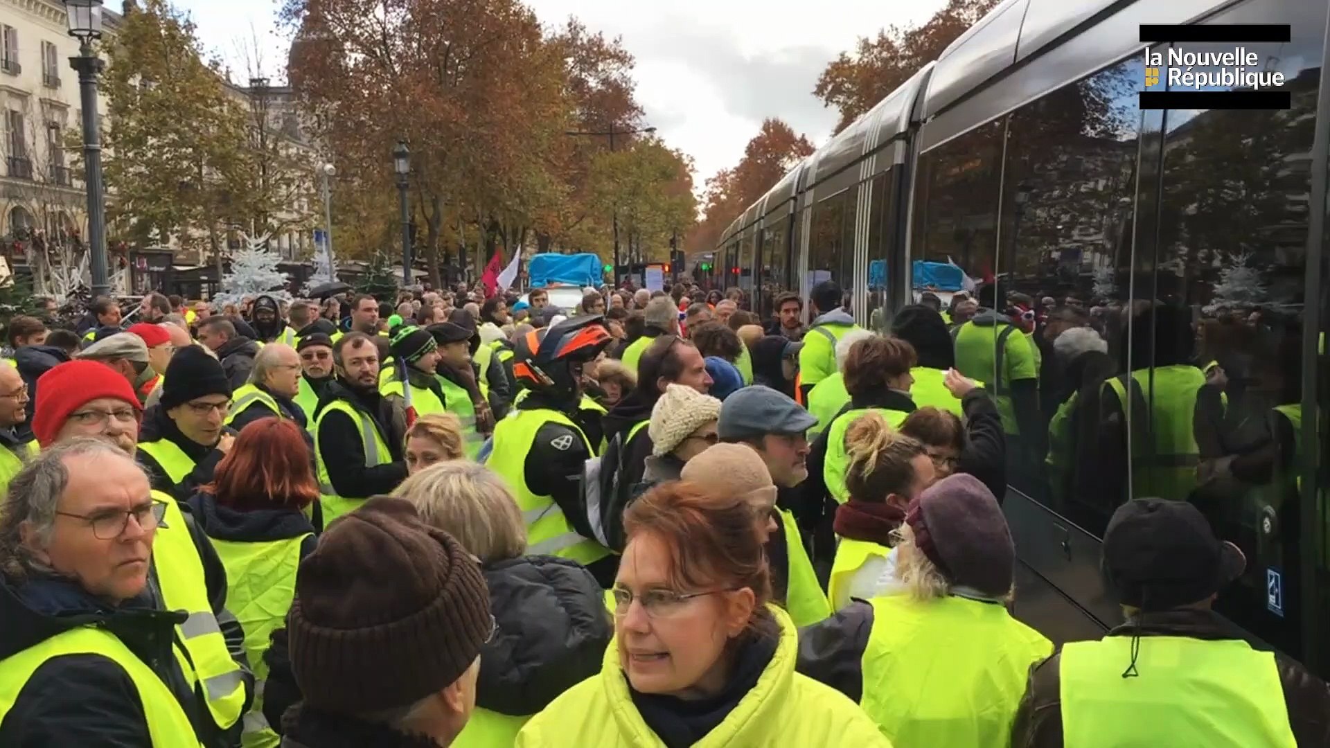 Video Gilets Jaunes En Indre Et Loire La Journée Du Samedi 24 Novembre En Vidéos