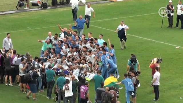 Jogadores do Palmeiras fazem a festa em São Januário após conquista do título do Brasileiro
